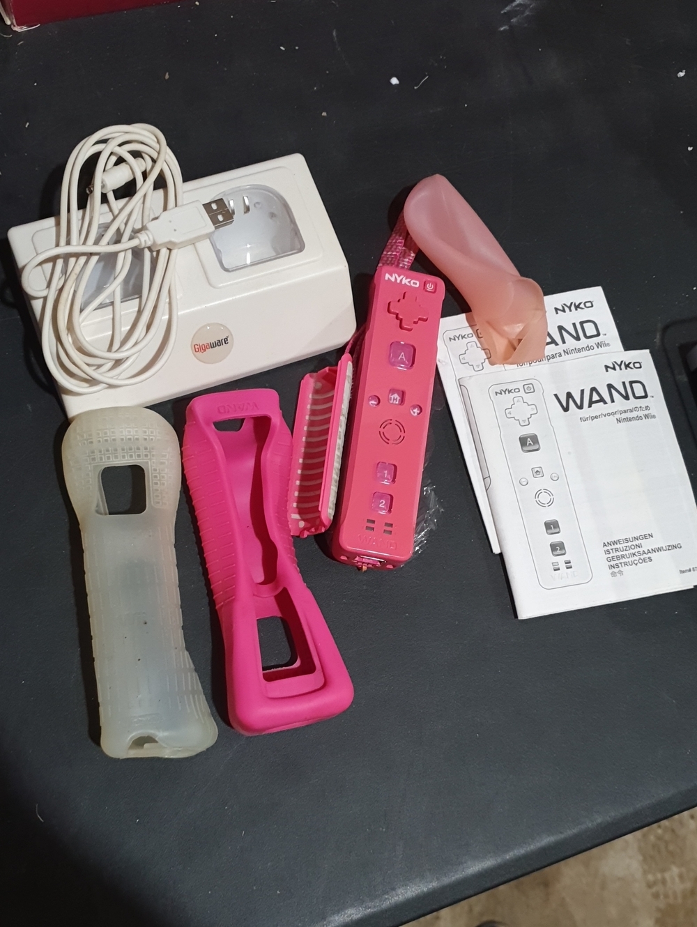 Nyko Pink Wand Remote + Silicone Covers